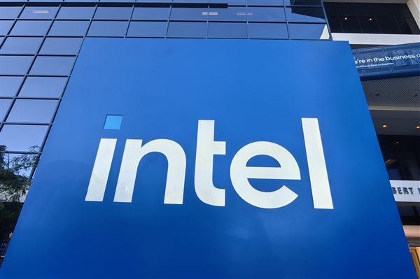 Intel首次揭秘美国政府入股真实原因:为阻止其放弃晶圆代工业务