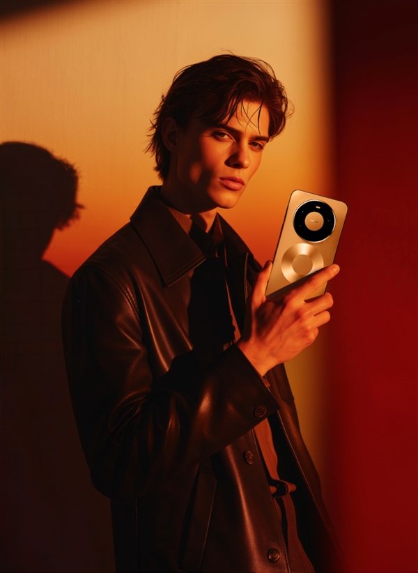 华为Mate 80系列官图来了:全新双环设计 史上最美Mate